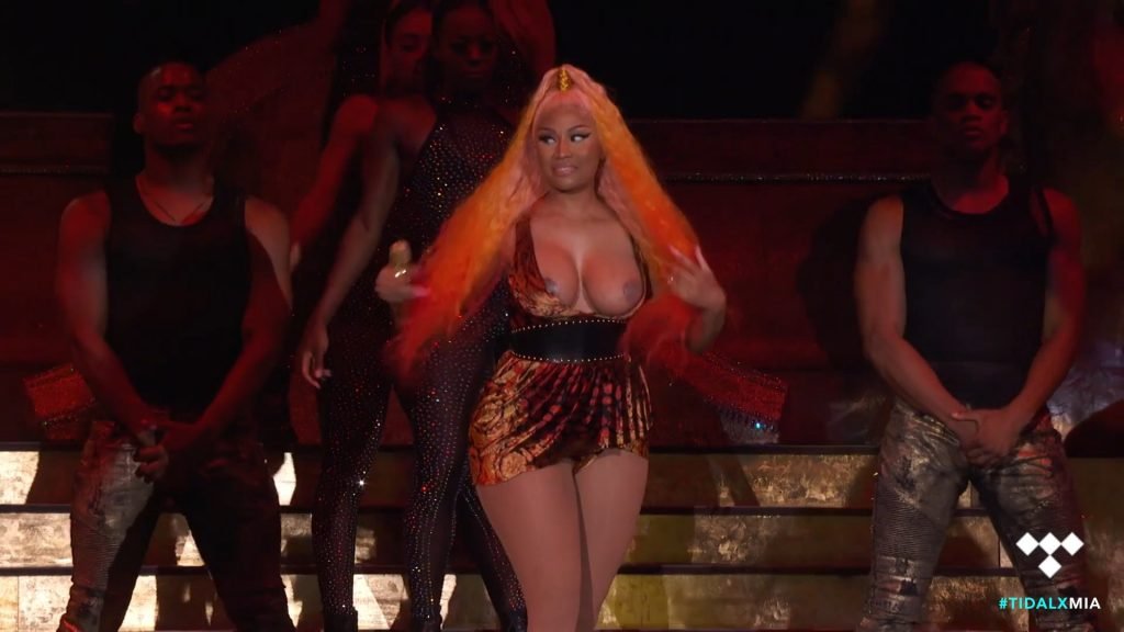 Pocky reccomend nicki minaj flashes tits during concert