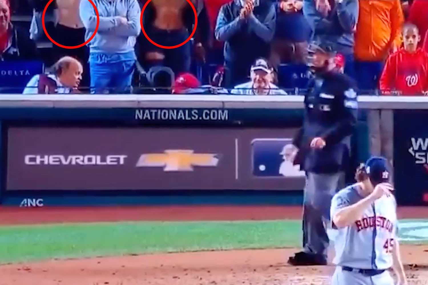 Girls flashing boobs during world series