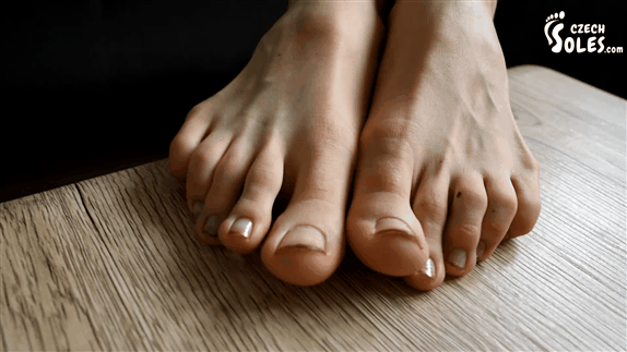 Dolce reccomend foot worship high heels nail polish
