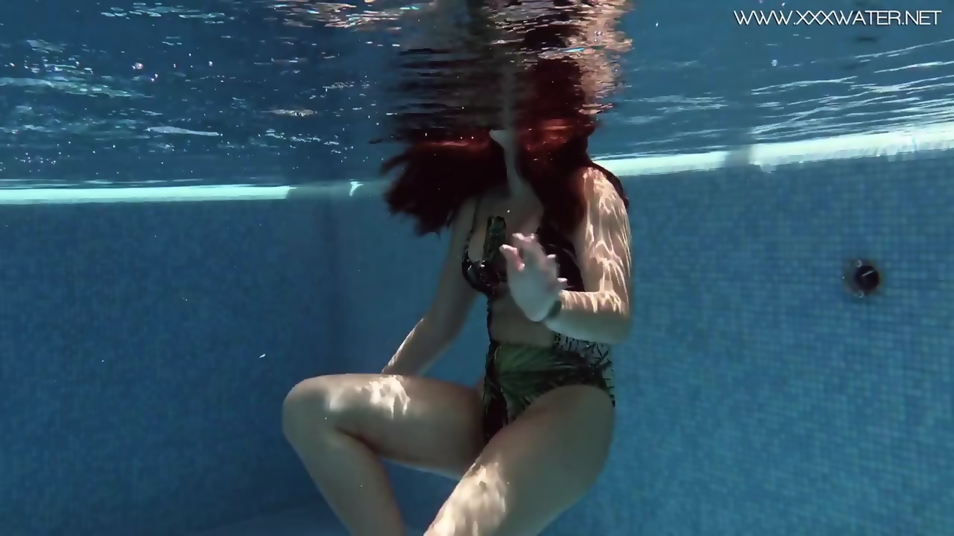 Diana rius spanish babe underwater