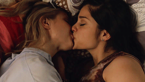 Queen C. reccomend kissing first time lesbian with experienced