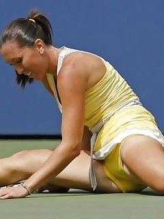 TigerвЂ™s E. reccomend skirt tiny carla crouz tennis