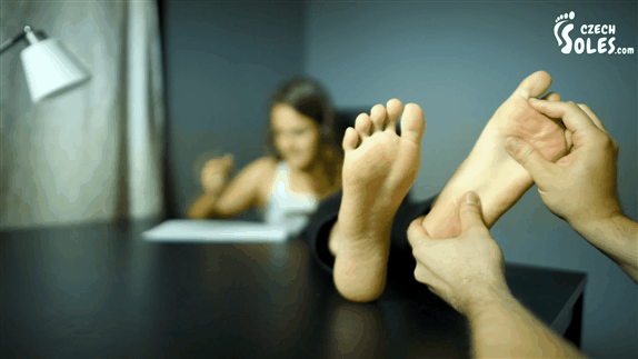 Arab woman muslim foot fetish
