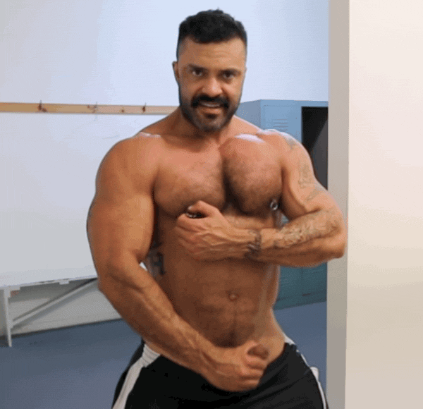 Short-Fuse reccomend fitness model shows muscled body