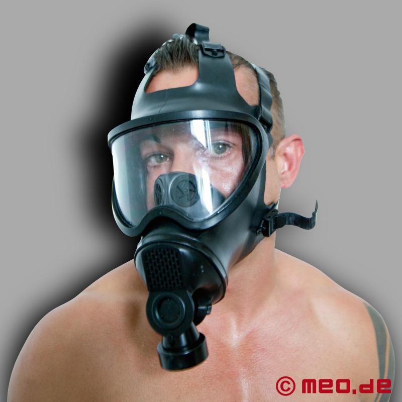 Atomic reccomend gask mask breathing shot