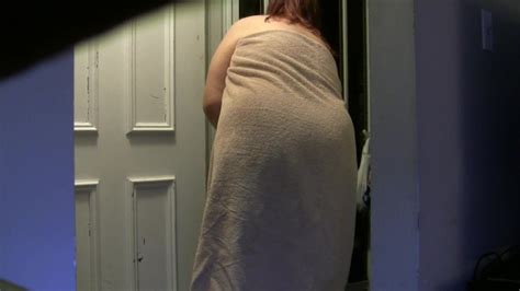 Preach reccomend housewife drops towel front pizza