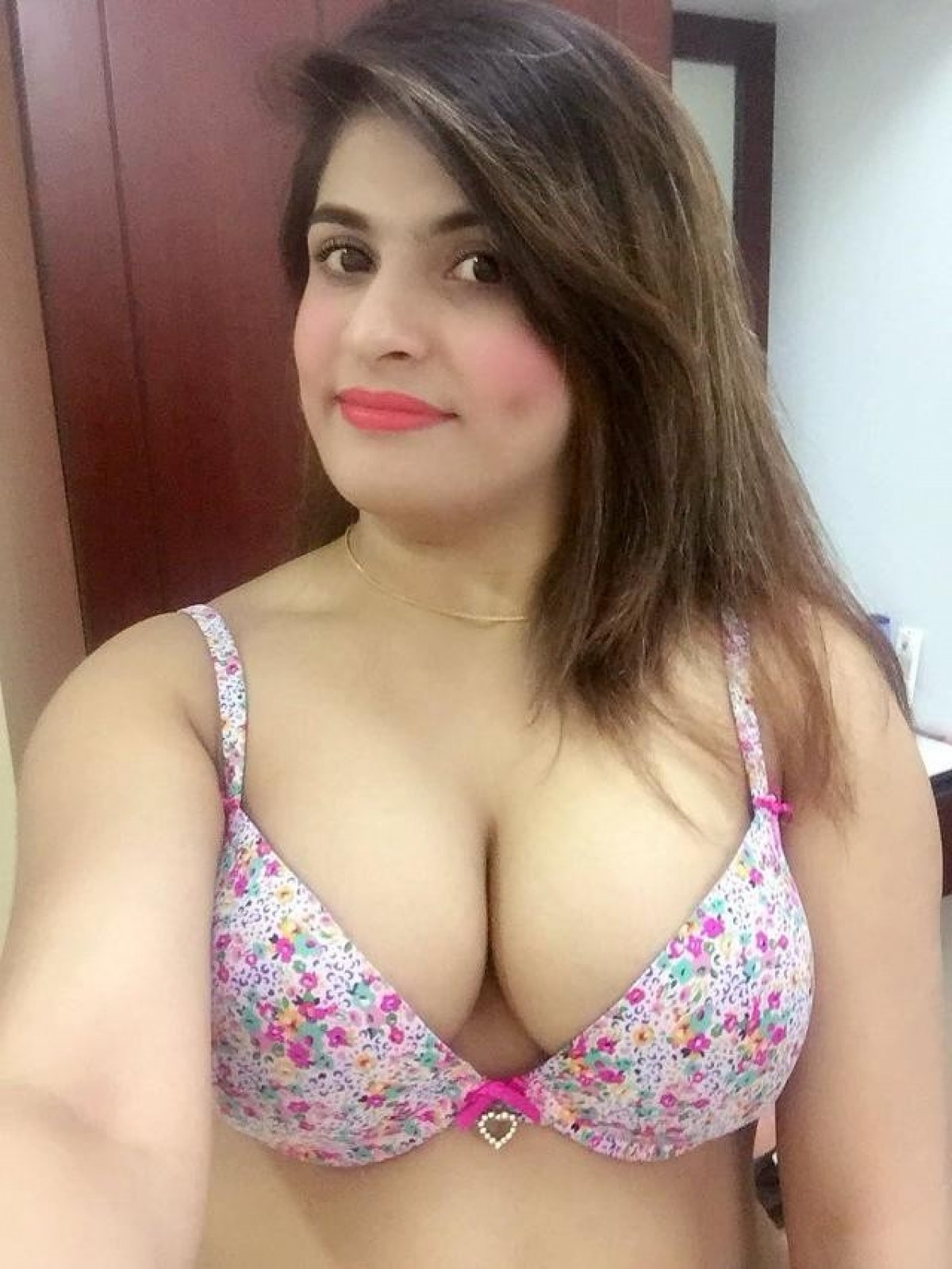 Mumbai escort girl